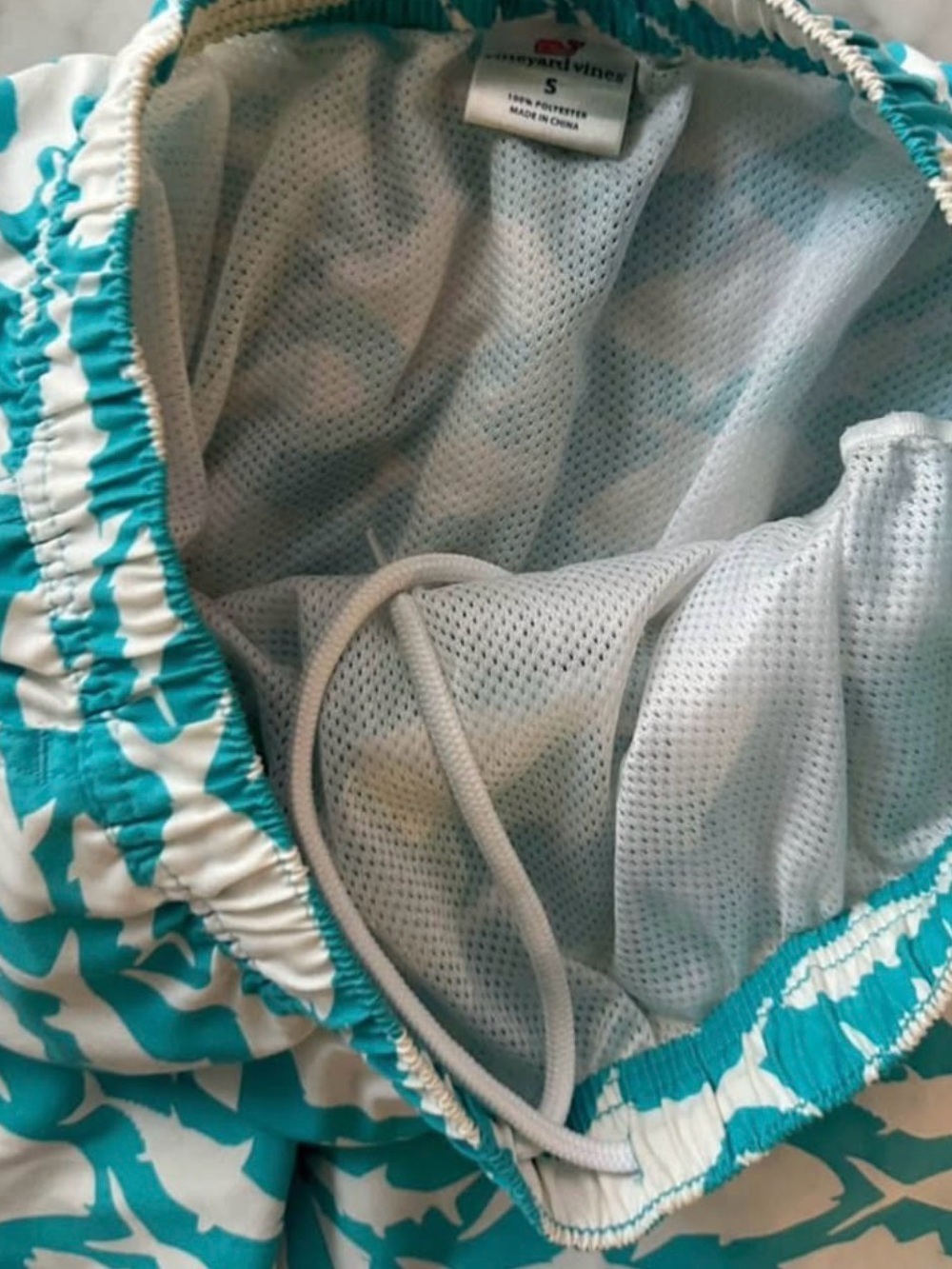Vineyard Vines Men’s Swim Trunks - Small Sharks 7” inseam NWOT - Picture 2 of 4